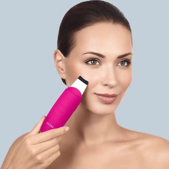 GESKE MicroCurrent Skin Scrubber and Blackhead Remover 9 in 1 - Pórustisztító eszköz