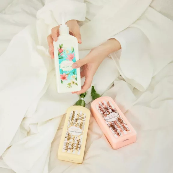 Nature Republic Perfume De Nature Body Lotion All Day Lily 345 ml 
