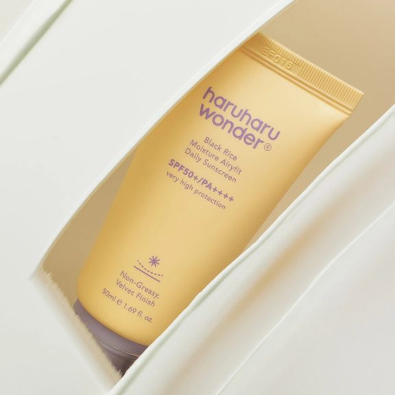 HaruHaru Wonder Black Rice Moisture Airyfit Sunscreen SPF50+ PA 50ml - Hidratáló Fényvédő Krém