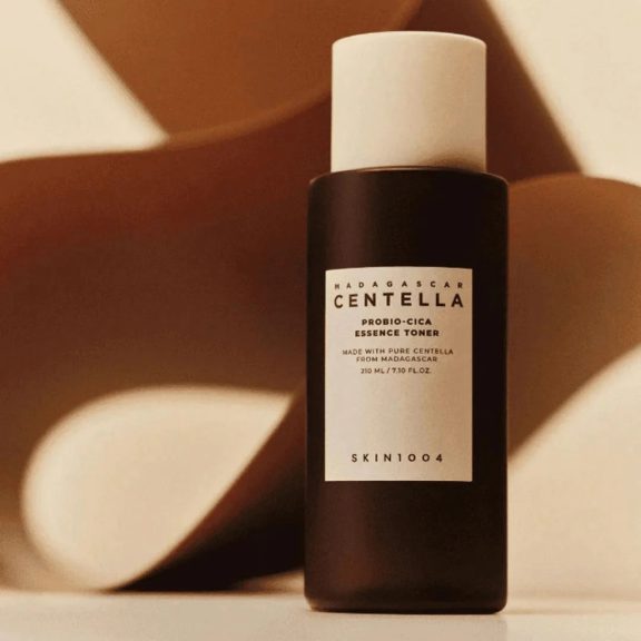 SKIN1004 Madagascar Centella Probio-Cica Essence Toner - Tápláló Toner