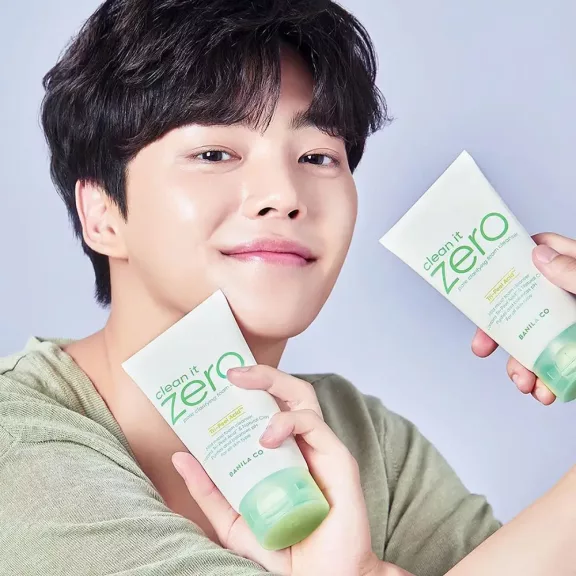 Banila Co Clean It Zero Foam Cleanser Pore Clarifying 150ml - Pore-cleansing foaming facial cleanser