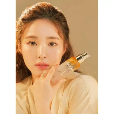   Banila Co Miss Flower & Mr. Honey Propolis Rejuvenating Ampoule Mist